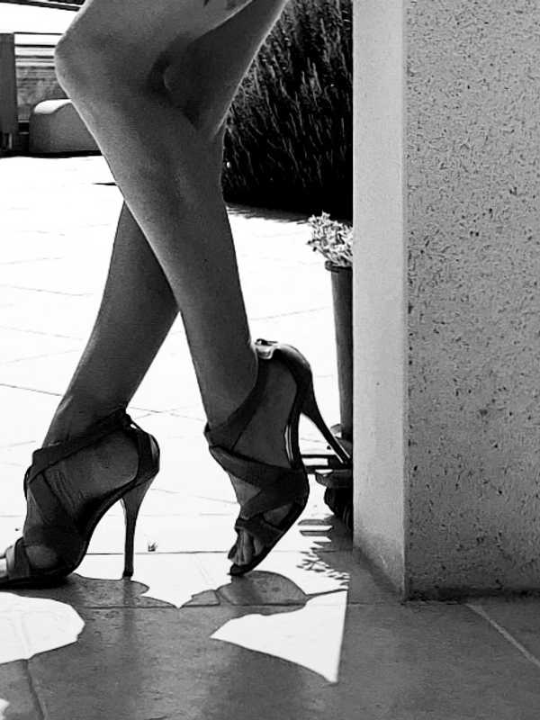 À tes pieds… ou presque